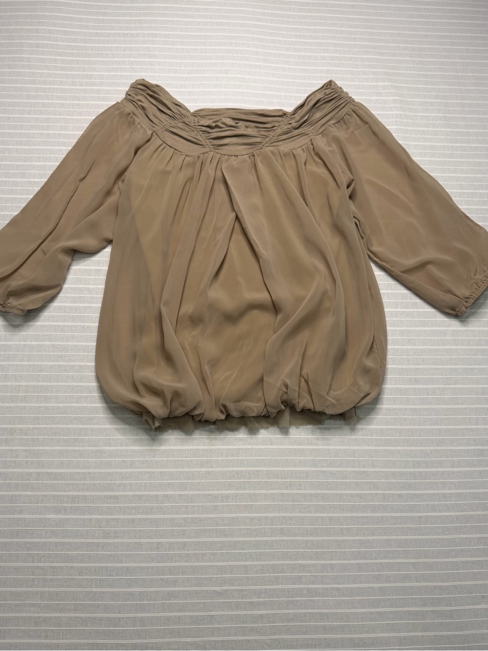 Freeway Taupe Chiffon Peasant Blouse – Small 🤎